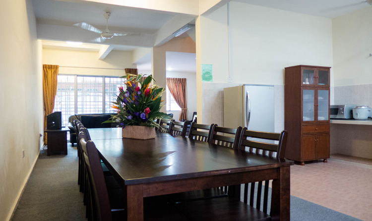 eateries-downstairs-os
